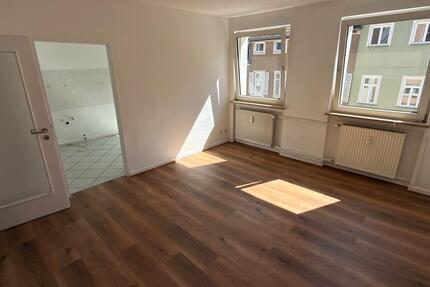 Wohnung Wiesbaden Biebrich - 2 Zimmer, 47 m&sup2;, 990&euro; | Angebot:26325843