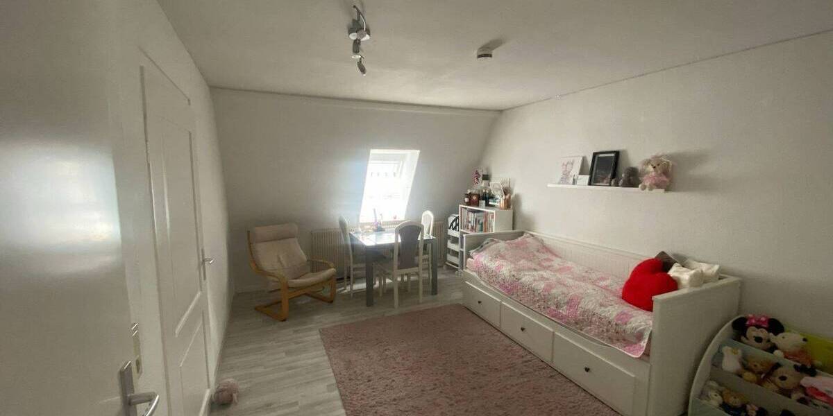 Etagenwohnung Herrenberg - 4 Zimmer, 110 m&sup2;, 1.020&euro; | Angebot:26894940