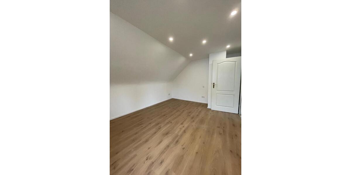 2 ZKB Dachgeschosswohnung in Oberlinxweiler 1 zimmer