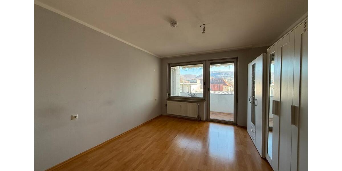 Etagenwohnung Pfullingen - 3 Zimmer, 80 m&sup2;, 897&euro; | Angebot:26547370