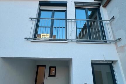 Haus Cadolzburg - 3 Zimmer, 90 m&sup2;, 960&euro; | Angebot:25319222