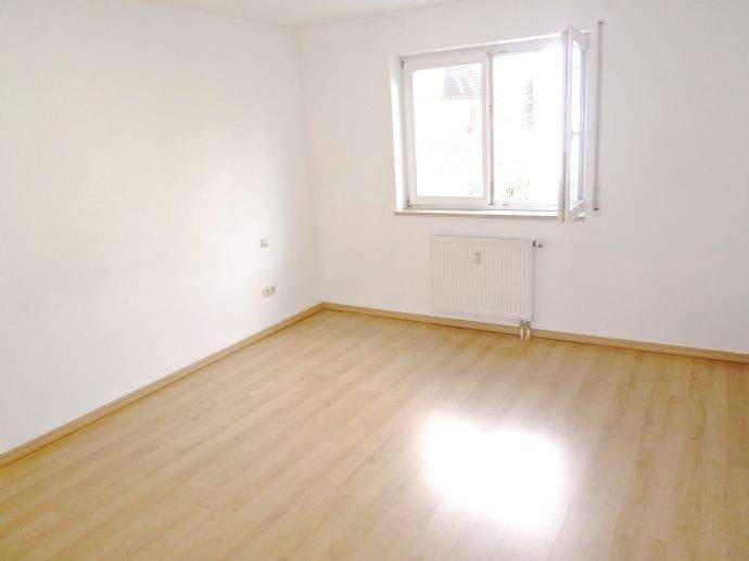 Etagenwohnung Nürnberg Eibach - 3 Zimmer, 98 m&sup2;, 1.300&euro; | Angebot:24916116