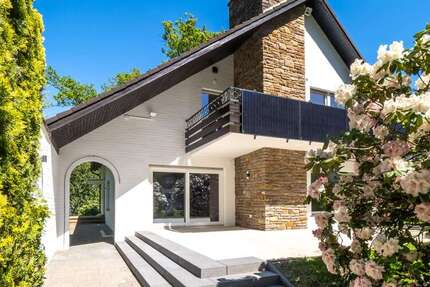 Haus Mülheim an der Ruhr Linksruhr - 8 Zimmer, 260 m&sup2;, 3.615&euro; | Angebot:26673962