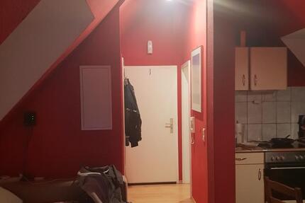 Möblierte , Gemütliche 2-Zimmer-Dachgeschosswohnung 2 zimmer