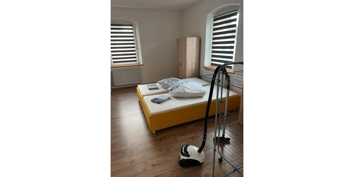 Hochparterre Arzberg - 2 Zimmer, 80 m&sup2;, 22&euro; | Angebot:26638649