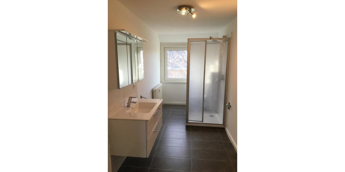 Dachgeschoßwohnung Oldendorf - 3 Zimmer, 90 m&sup2;, 810&euro; | Angebot:25944740