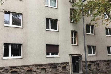 sanierte, großzügige 2-Zimmer-Wohnung in Innenstadtnähe zimmer
