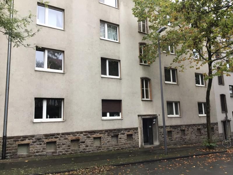 sanierte, großzügige 2-Zimmer-Wohnung in Innenstadtnähe zimmer