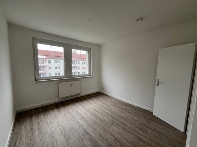 Etagenwohnung Zwickau Eckersbach - 4 Zimmer, 75 m&sup2;, 540&euro; | Angebot:26189641
