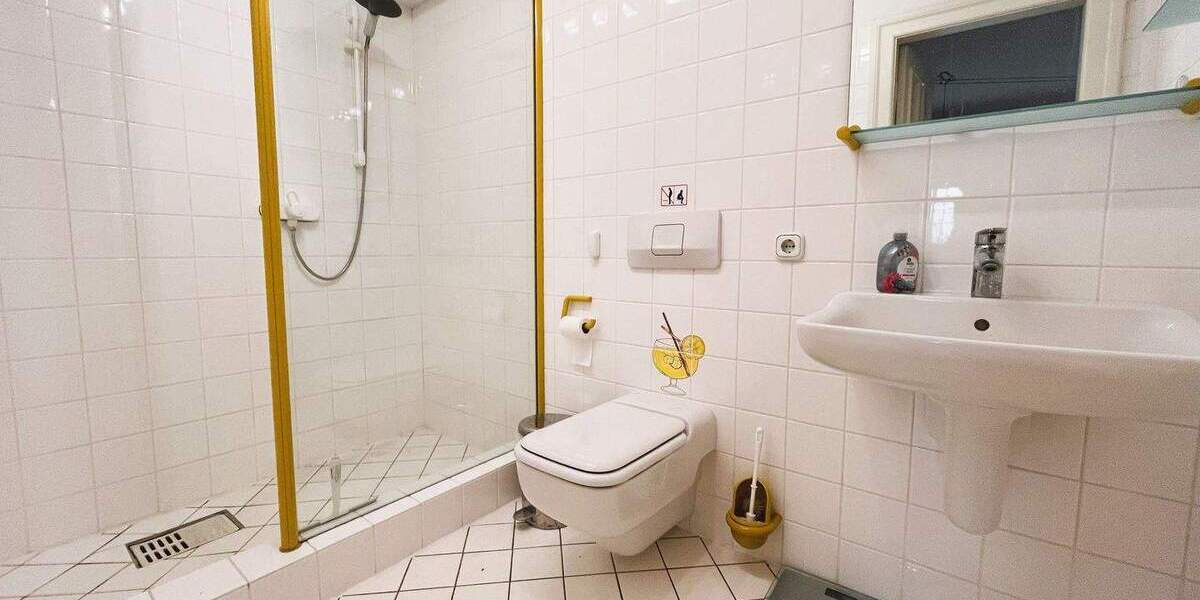 Alsternahes Wohnen im Alsterkamp! Helle möblierte Souterrainwohnung! 2 zimmer