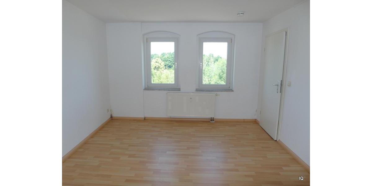 Dachgeschoßwohnung Limbach-Oberfrohna Oberfrohna - 3 Zimmer, 72 m&sup2;, 360&euro; | Angebot:25902838