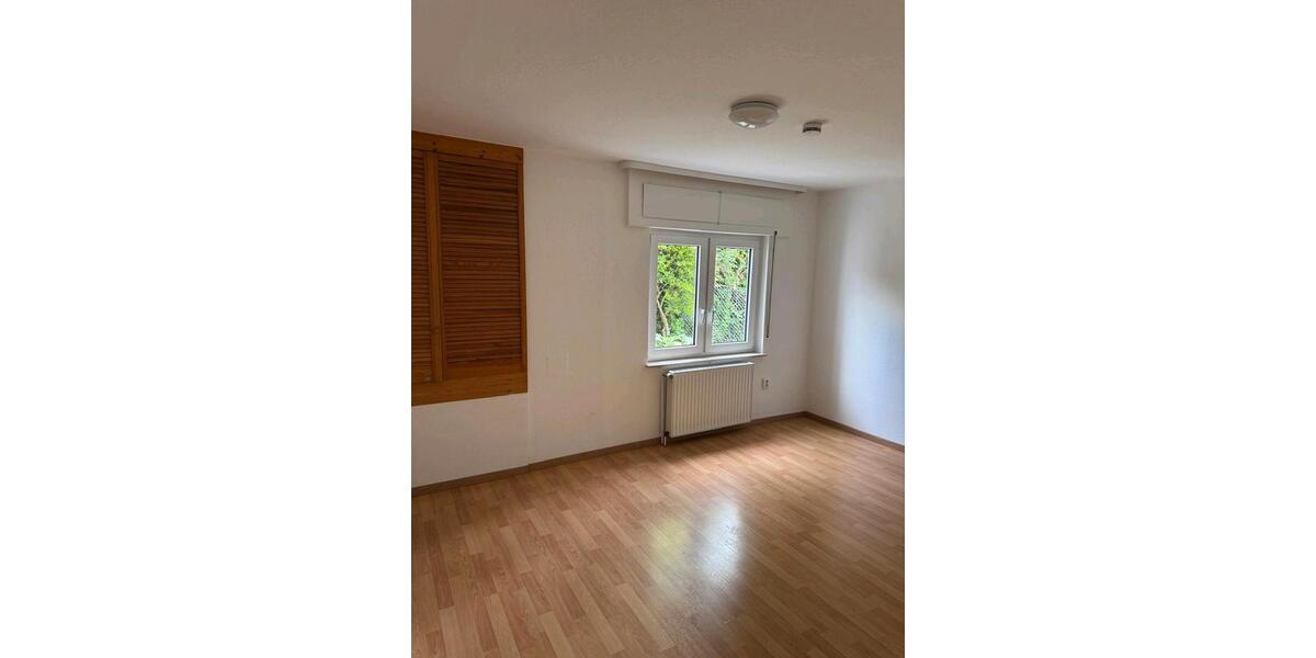 Maisonettenwohnung Wiesbaden Schierstein - 3.5 Zimmer, 136 m&sup2;, 1.500&euro; | Angebot:26639046