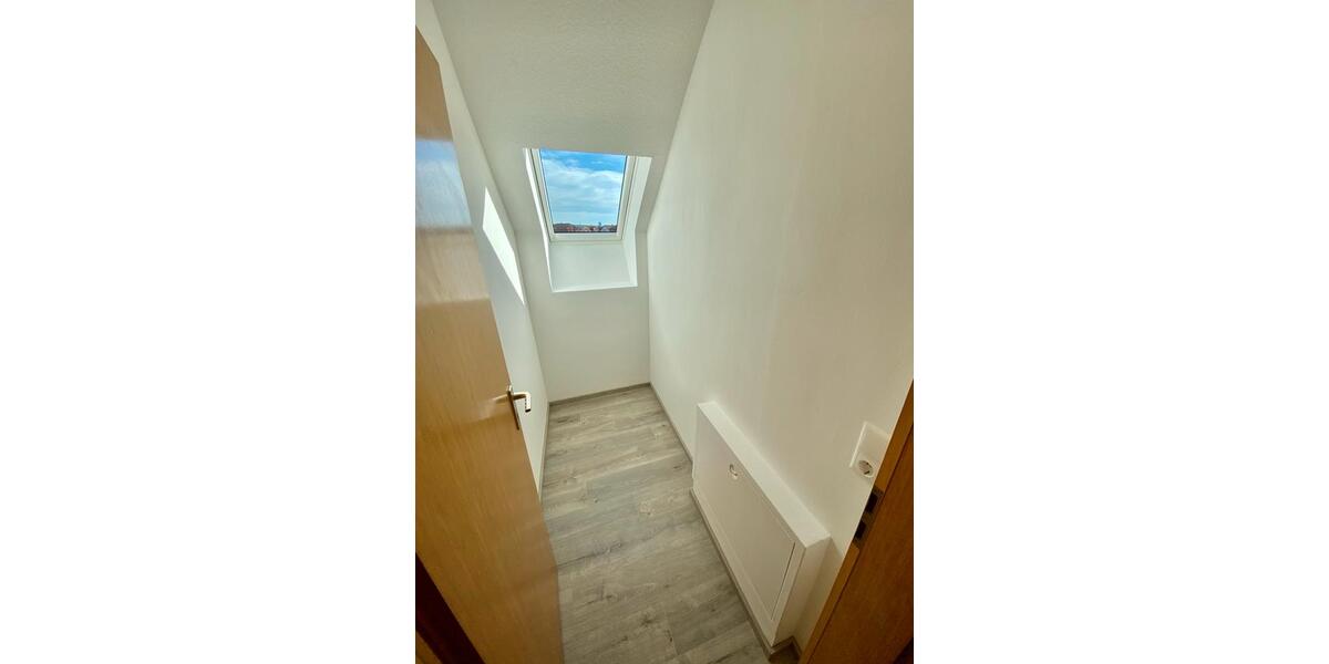 Helle 2-Zimmer-Wohnung + TG-Stellplatz + Balkon in Niederwerrn 2 zimmer