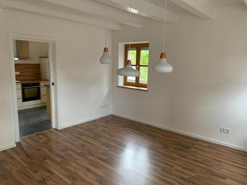 4-Zimmer Wohnung Haushälfte in MettenBerg zu vermieten