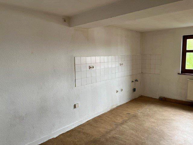 Dachgeschoßwohnung Lohfelden - 4 Zimmer, 93 m&sup2;, 930&euro; | Angebot:26663716