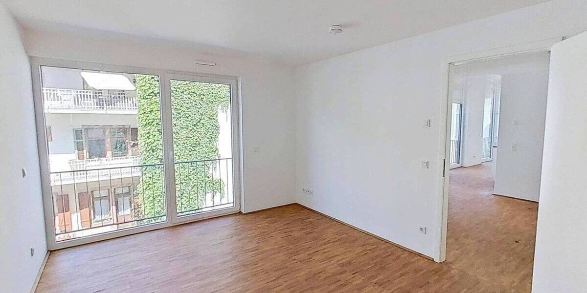 Etagenwohnung Saarbrücken St Johann - 2 Zimmer, 65 m&sup2;, 975&euro; | Angebot:26797795