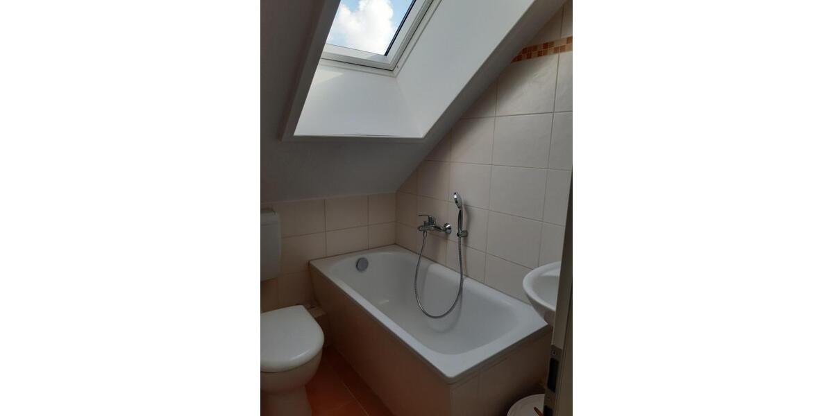 Dachgeschoßwohnung Dessau-Roßlau Dessau - 1 Zimmer, 28 m&sup2;, 225&euro; | Angebot:26461263