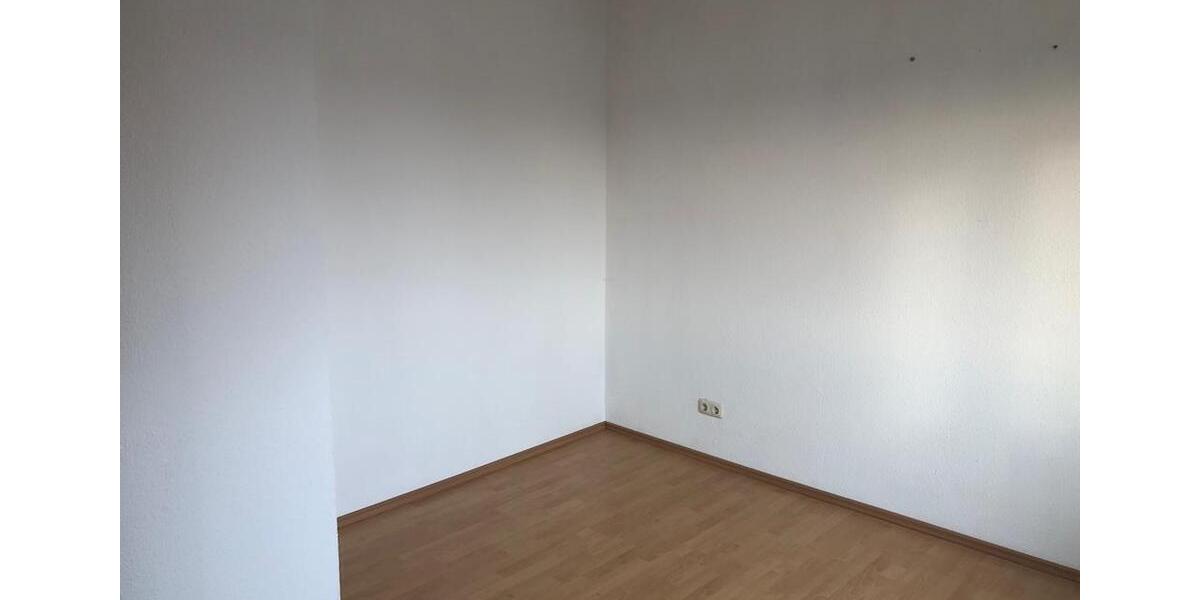 Dachgeschoßwohnung Bitterfeld-Wolfen Bitterfeld - 2 Zimmer, 42 m&sup2;, 300&euro; | Angebot:26419945