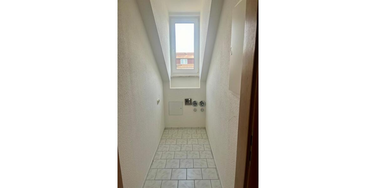 Große 2-Raum-Wohnung mit 60,5 m² im Dachgeschoss 2 zimmer