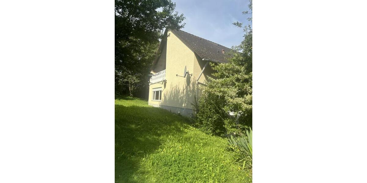 Dachgeschoßwohnung Freigericht - 3.5 Zimmer, 111 m&sup2;, 1.100&euro; | Angebot:25853896