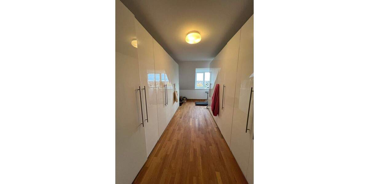 Etagenwohnung Nürnberg St Johannis - 4 Zimmer, 214 m&sup2;, 2.600&euro; | Angebot:24056652