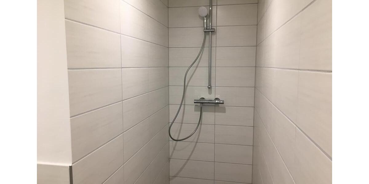 WG neu zu vergeben 22 zimmer