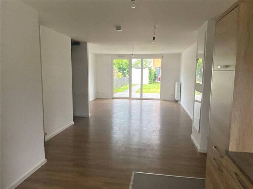 Reihenhaus in Rönnebeck mit ca. 141 m² Wohnfläche, Terrasse und Gartenanteil - höchster Wohnkomfort an der schönen Weser