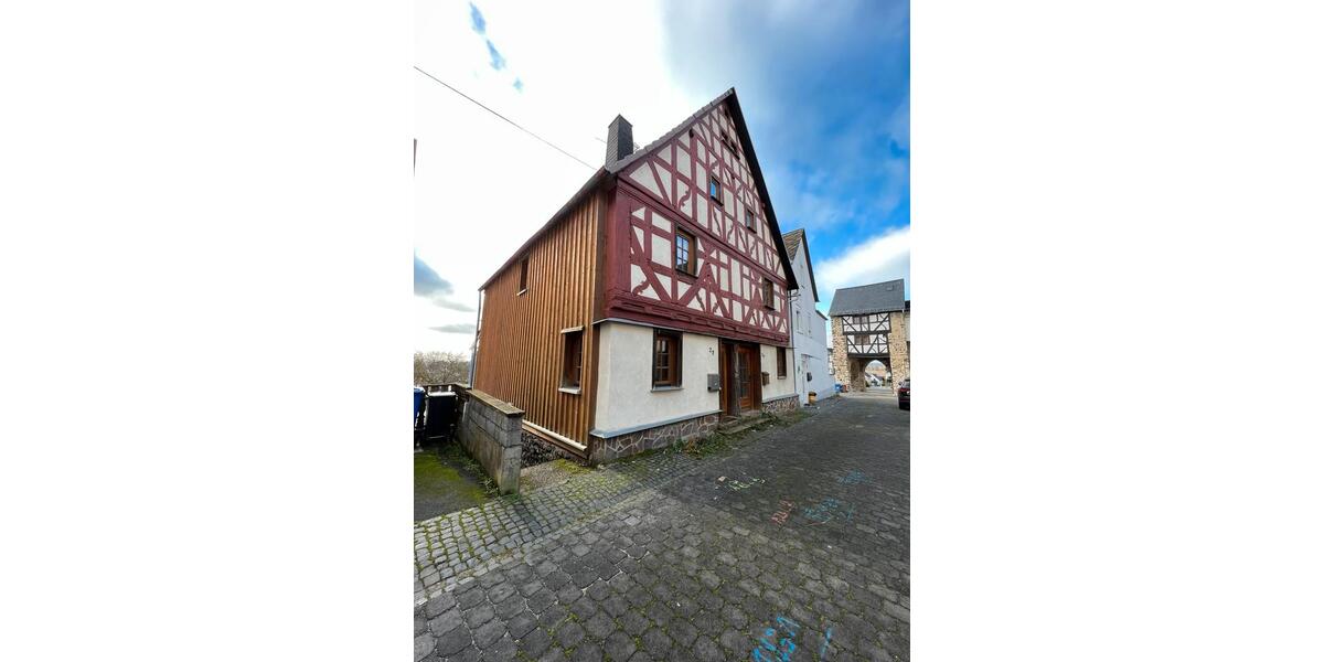 Etagenwohnung Merenberg - 5 Zimmer, 104 m&sup2;, 1.000&euro; | Angebot:24984379