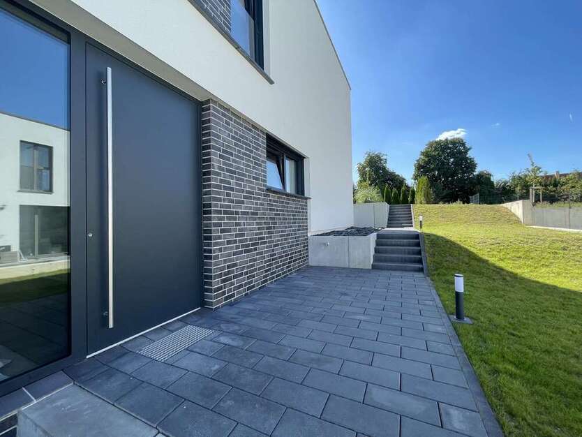 Luxus pur- Hochwertige Wohnung mit Pool, Aufzug und Einbauküche direkt am Zwenkauer See!