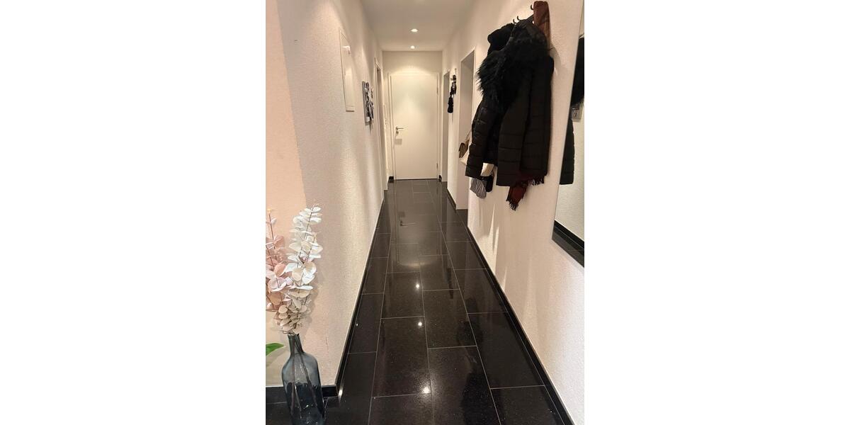 Dachgeschoßwohnung Flein - 3 Zimmer, 70 m&sup2;, 950&euro; | Angebot:25994991