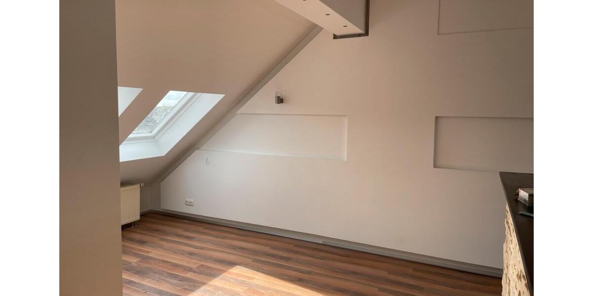 Dachgeschoßwohnung Gelnhausen - 2 Zimmer, 83 m&sup2;, 895&euro; | Angebot:25415642