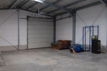 VL3770 Ladenfläche mit großem Schaufenster und Hallenanbau ca. 20 km westlich von Regensburg zimmer