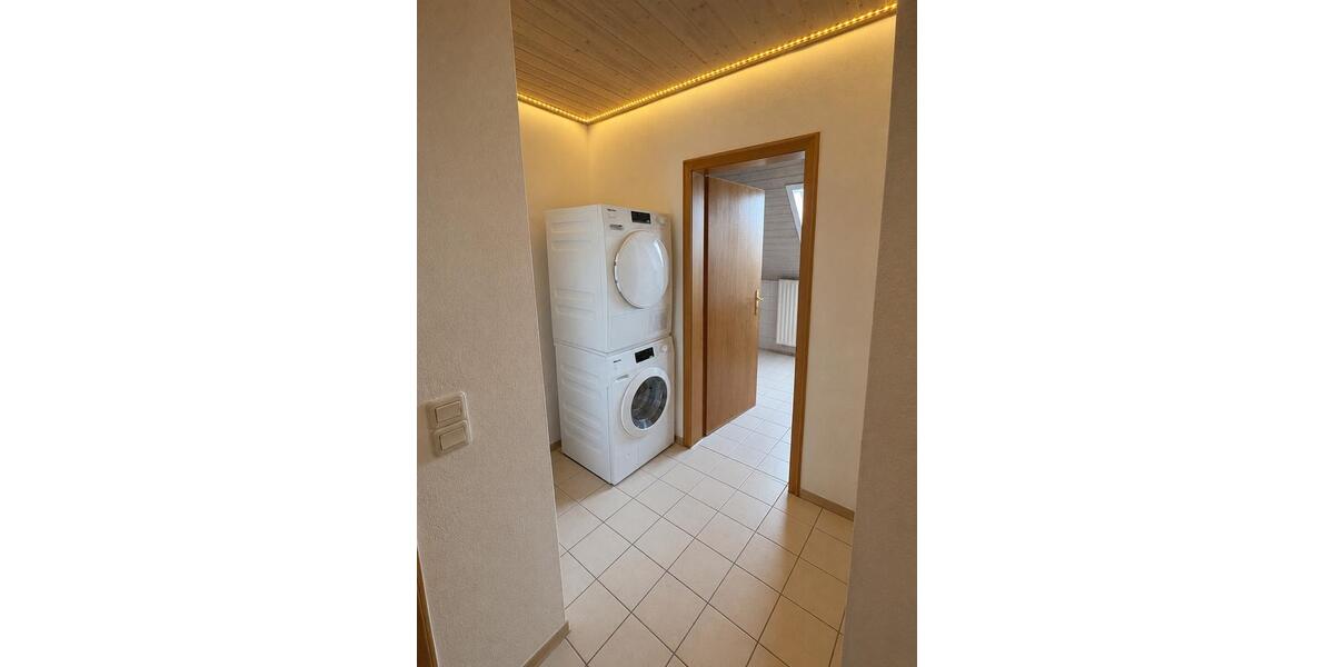Dachgeschoßwohnung Ilmmünster - 3 Zimmer, 61 m&sup2;, 650&euro; | Angebot:26705826