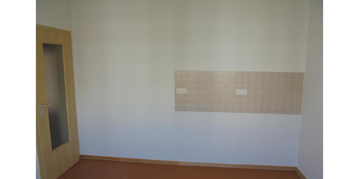 Etagenwohnung Saalfeld (Saale) - 2 Zimmer, 61 m&sup2;, 391&euro; | Angebot:26476627