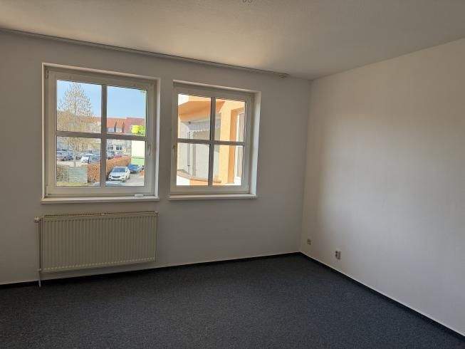 Etagenwohnung Oschersleben Oschersleben - 4 Zimmer, 110 m&sup2;, 640&euro; | Angebot:25749457