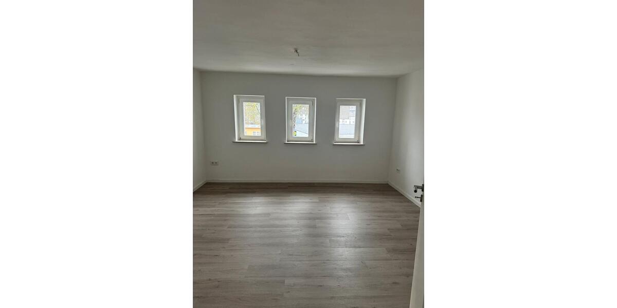 Etagenwohnung Siegen Kaan-Marienborn - 4 Zimmer, 114 m&sup2;, 1.000&euro; | Angebot:24935014