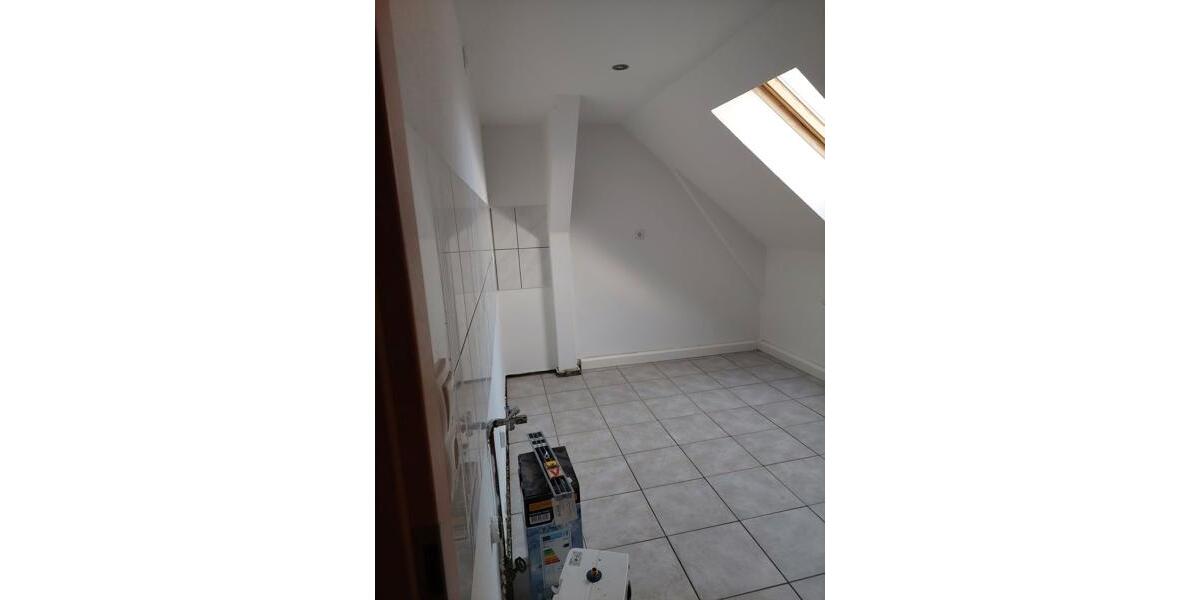 Dachgeschoßwohnung Aschersleben - 3 Zimmer, 72 m&sup2;, 395&euro; | Angebot:25990006