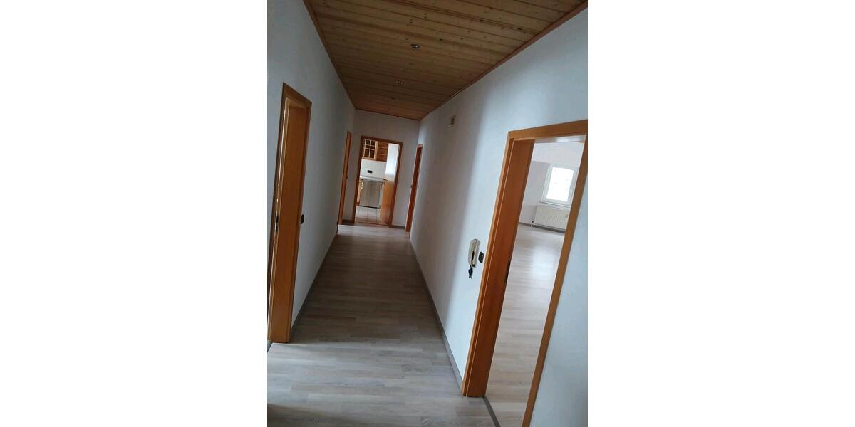 Etagenwohnung Warmensteinach - 5 Zimmer, 150 m&sup2;, 800&euro; | Angebot:24715070