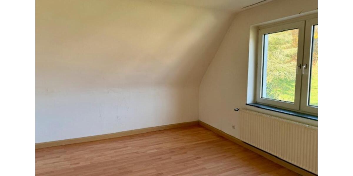 Dachgeschoßwohnung Bergneustadt - 3 Zimmer, 61 m&sup2;, 320&euro; | Angebot:24813798