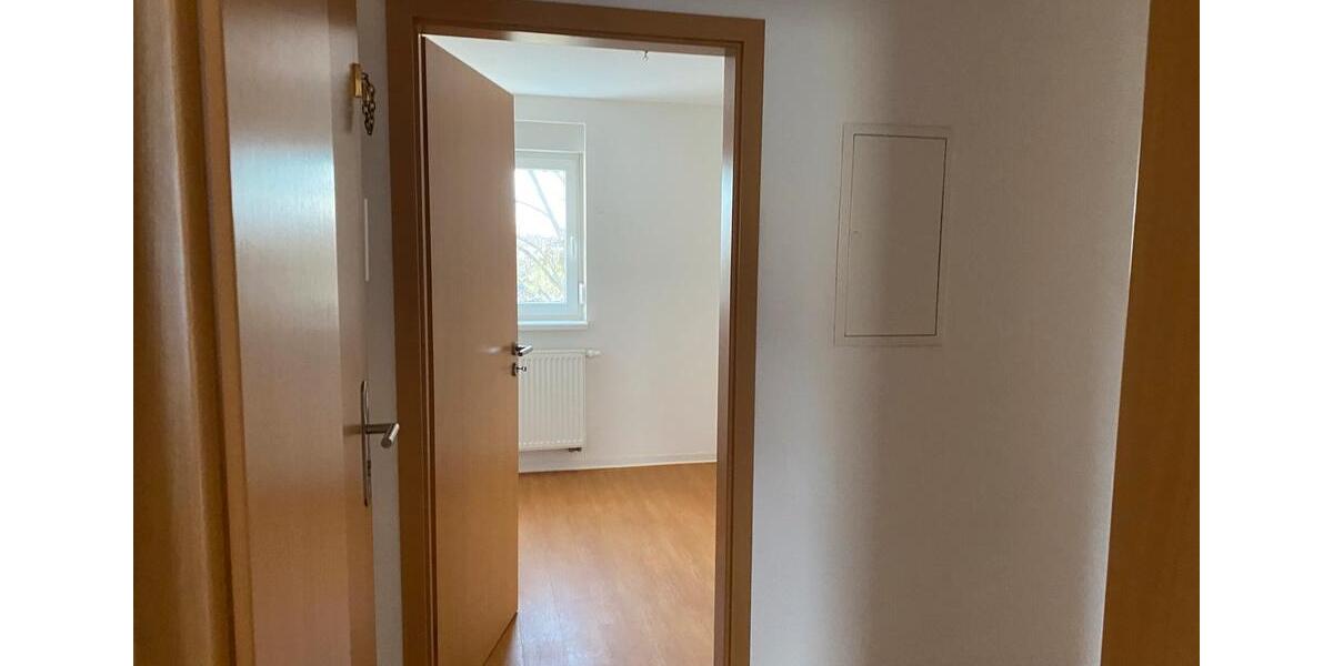 Etagenwohnung Leuna - 3 Zimmer, 65 m&sup2;, 396&euro; | Angebot:25944862