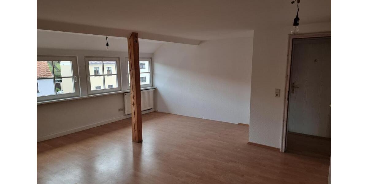 Dachgeschoßwohnung Nossen - 2 Zimmer, 50 m&sup2;, 325&euro; | Angebot:24121536