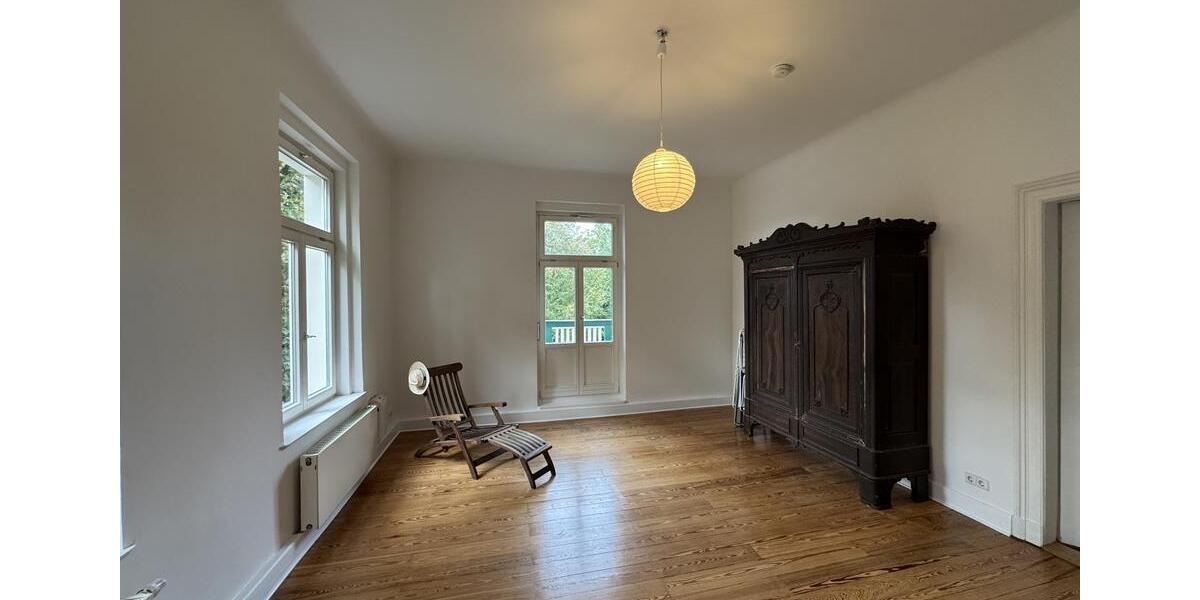 Villa Markkleeberg - 7 Zimmer, 307 m&sup2;, 3.950&euro; | Angebot:23198094