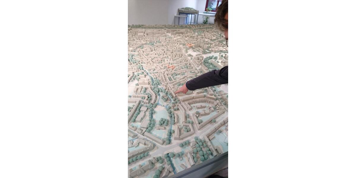 Dachgeschoßwohnung Erfurt Hochheim - 2 Zimmer, 100 m&sup2;, 1.500&euro; | Angebot:25650095