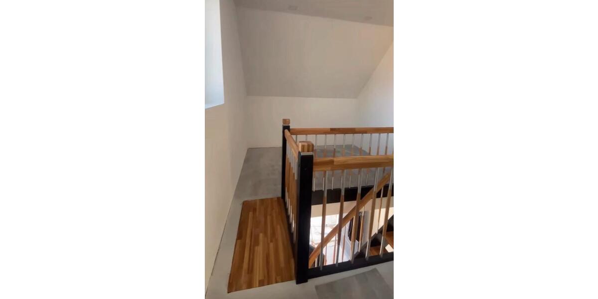 Dachgeschoßwohnung Loxstedt - 2.5 Zimmer, 94 m&sup2;, 1.100&euro; | Angebot:25012529