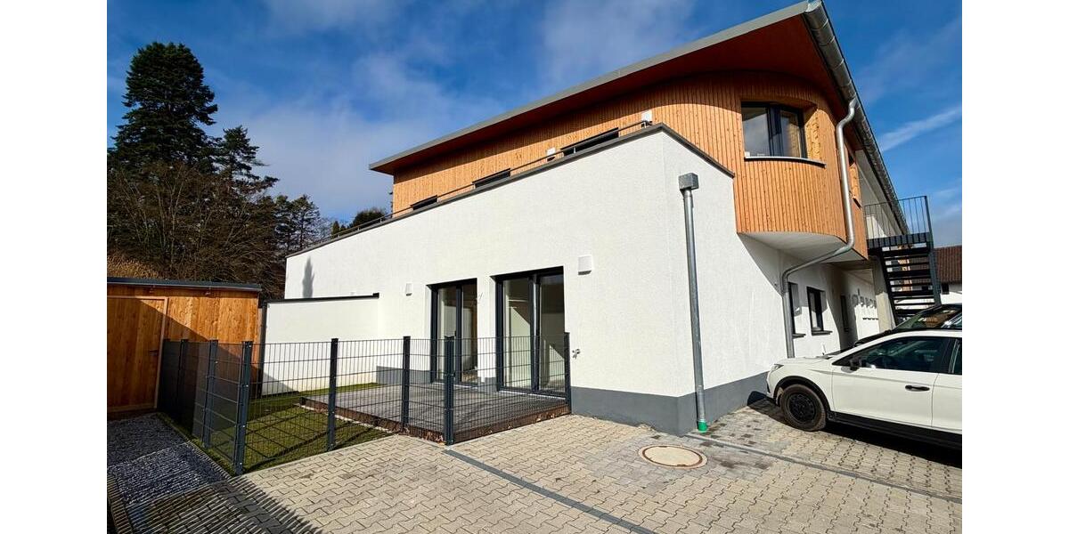 Etagenwohnung Vilsbiburg - 3.5 Zimmer, 104 m&sup2;, 1.120&euro; | Angebot:26000062