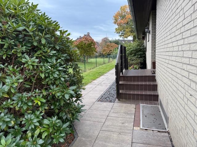 Doppelhaushälfte Bargteheide - 3 Zimmer, 134 m&sup2;, 2.000&euro; | Angebot:24487431