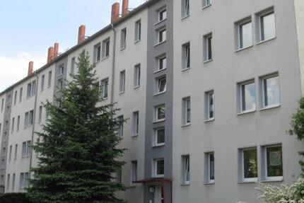 Wohnung Naumburg (Saale) - 4 Zimmer, 75 m&sup2;, 606&euro; | Angebot:25447984