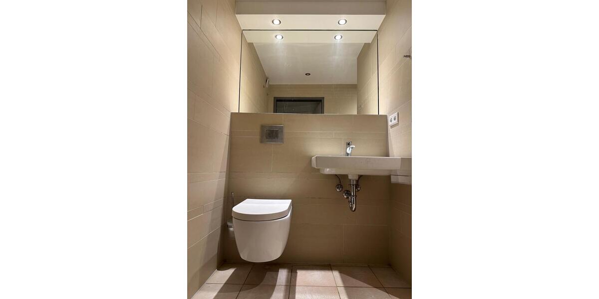 Etagenwohnung Hasselroth - 7 Zimmer, 200 m&sup2;, 2.500&euro; | Angebot:26557395