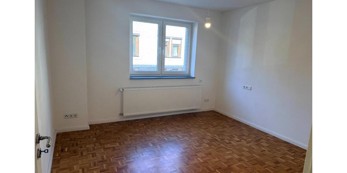 Erdgeschoßwohnung Zella-Mehlis Mehlis - 3 Zimmer, 80 m&sup2;, 890&euro; | Angebot:25843834