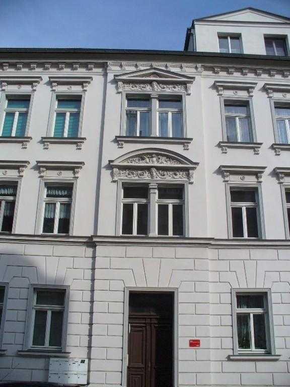 2 Raum Altbauwohnung Dachgeschoss im Zentrum zimmer